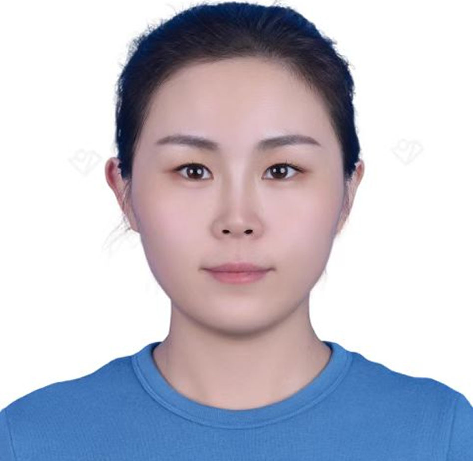 mia-1 Maneeseek founder - Mia